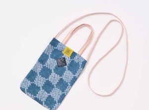 KIZOMÉ kizomé+ バッグ＜コラボレーション＞室町呉袋×KIZOMÉ　ハンドル付ミニショルダー（市松青）