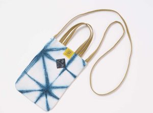 KIZOMÉ kizomé+ バッグ＜コラボレーション＞室町呉袋×KIZOMÉ　ハンドル付ミニショルダー（板締青）